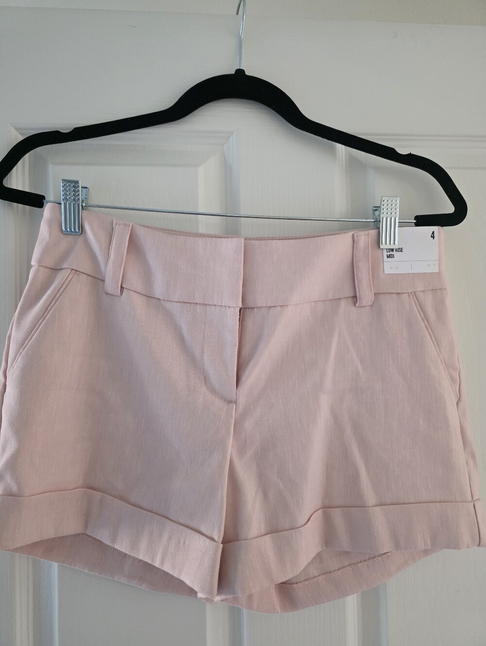 🩷NWT Express Light Baby Pink Linen Blend Cuffed Shorts – Size 4